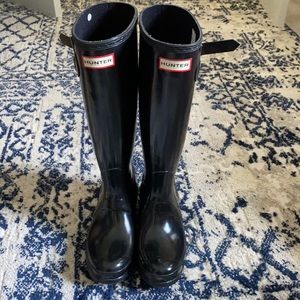 Hunter tall rainboots size 6